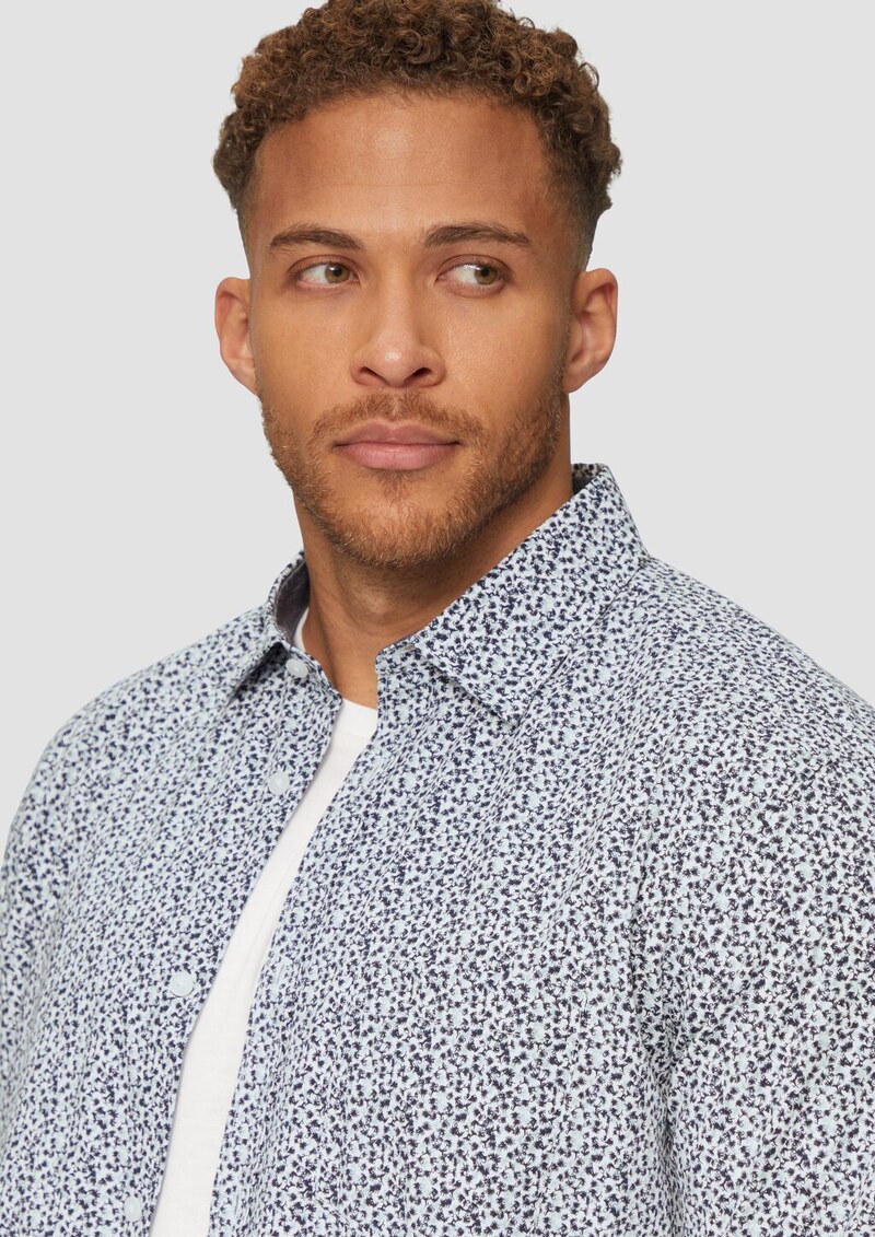 Slim Fit: Gemustertes Hemd mit Kentkragen