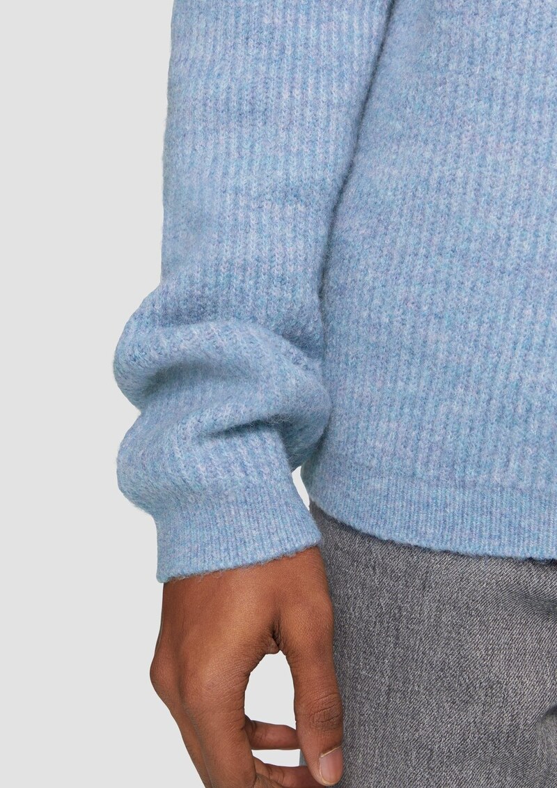 Strick-Troyer mit Rippstruktur