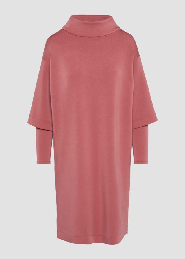 Scuba-Kleid mit Stehkragen und Layering-Detail