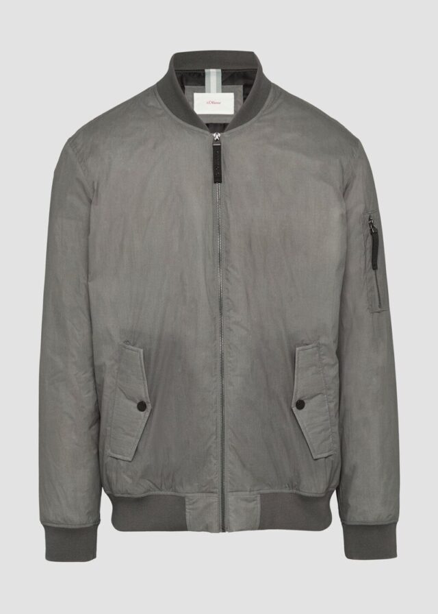 Jacke mit temperatursensitiver Farbwechselfunktion