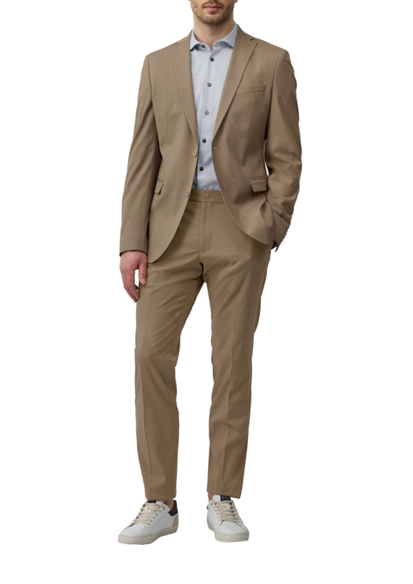 Tailored Fit: Fein gemustertes Langarmhemd mit Haifisch-Kragen