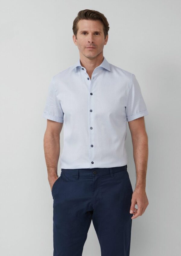 Tailored Fit: Fein gemustertes Kurzarm-Hemd aus Baumwollstretch