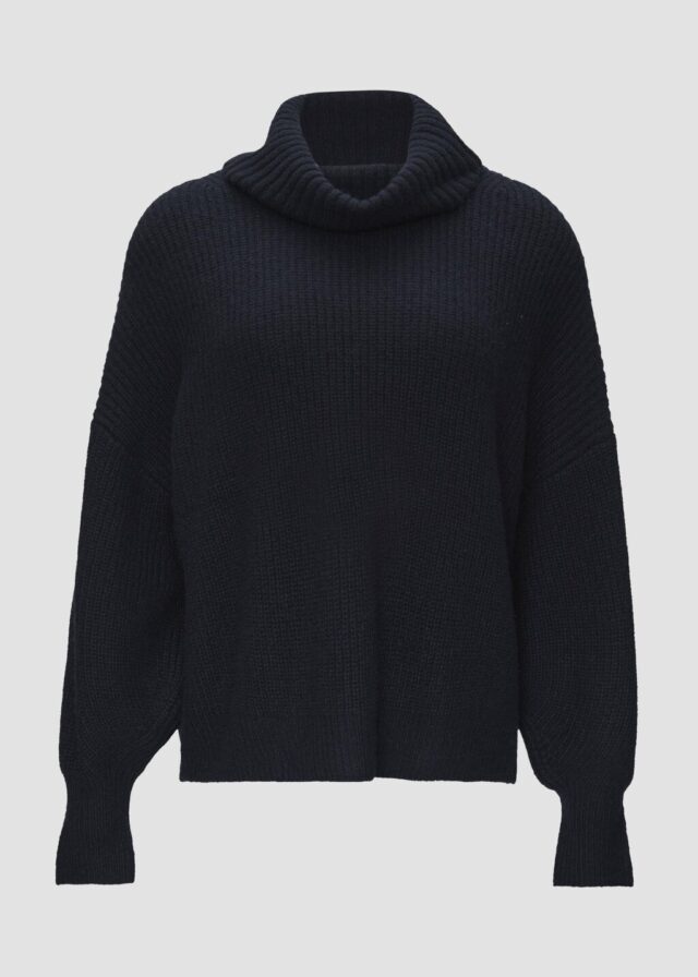 Oversized Rollkragenpullover mit weiten Ärmeln