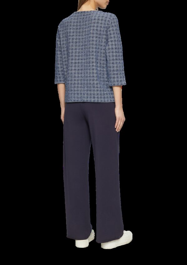 Bouclé-Shirt mit Zierknöpfen und 3/4-Ärmeln