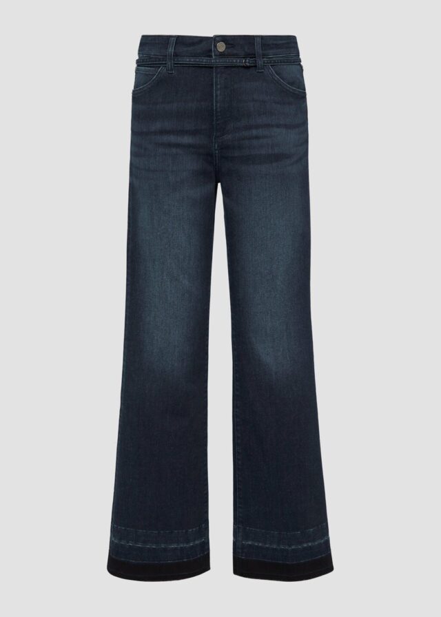 Flared Jeans / Slim Fit / Mid Rise / Bootcut Leg / Gürtel