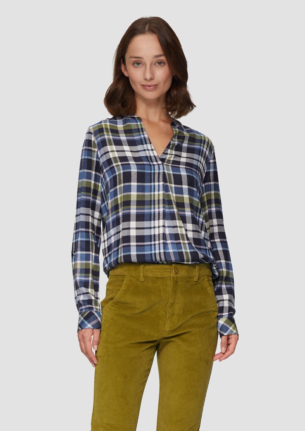 Karierte Bluse aus Viskosemix und Krempel-Detail