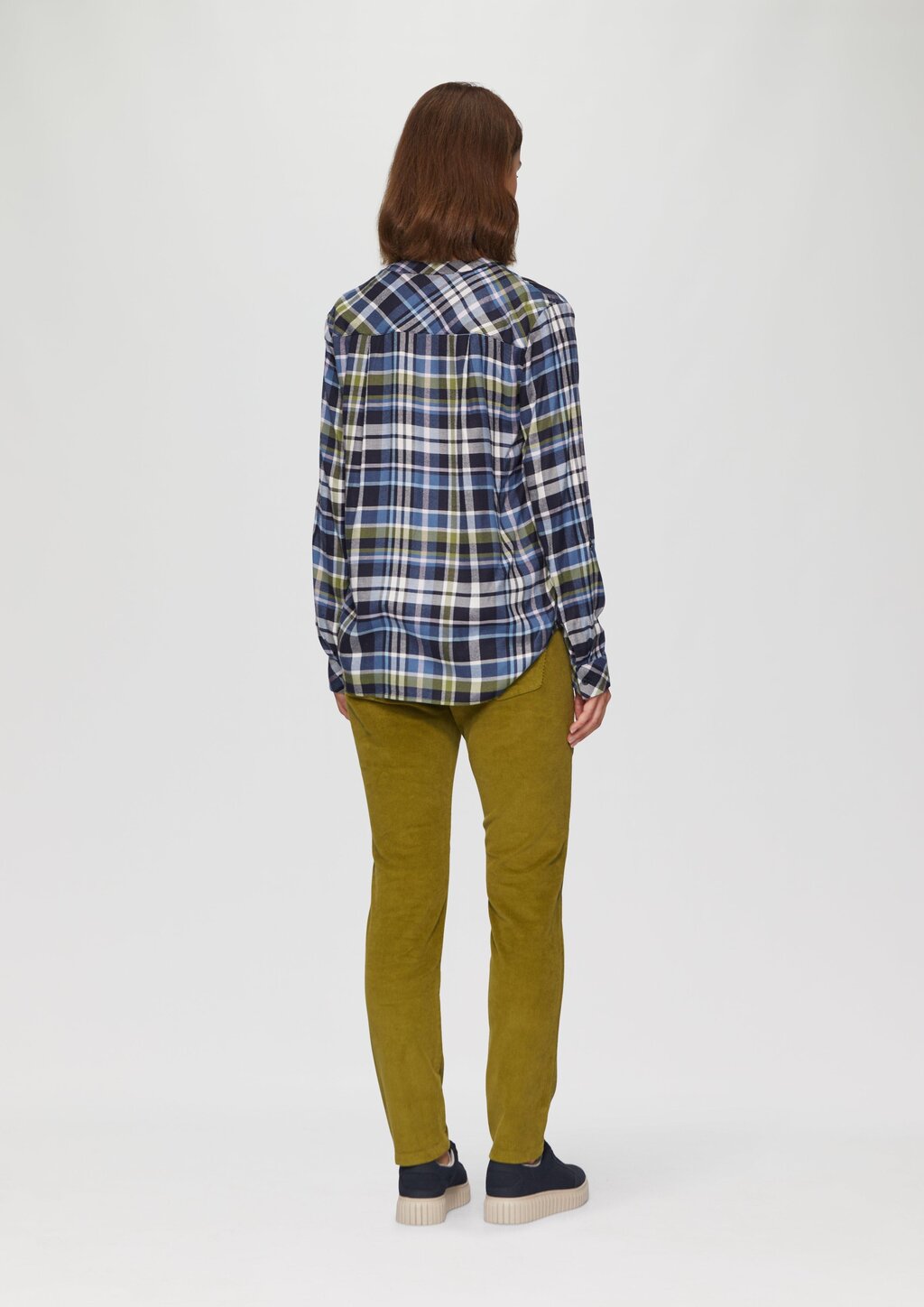 Karierte Bluse aus Viskosemix und Krempel-Detail