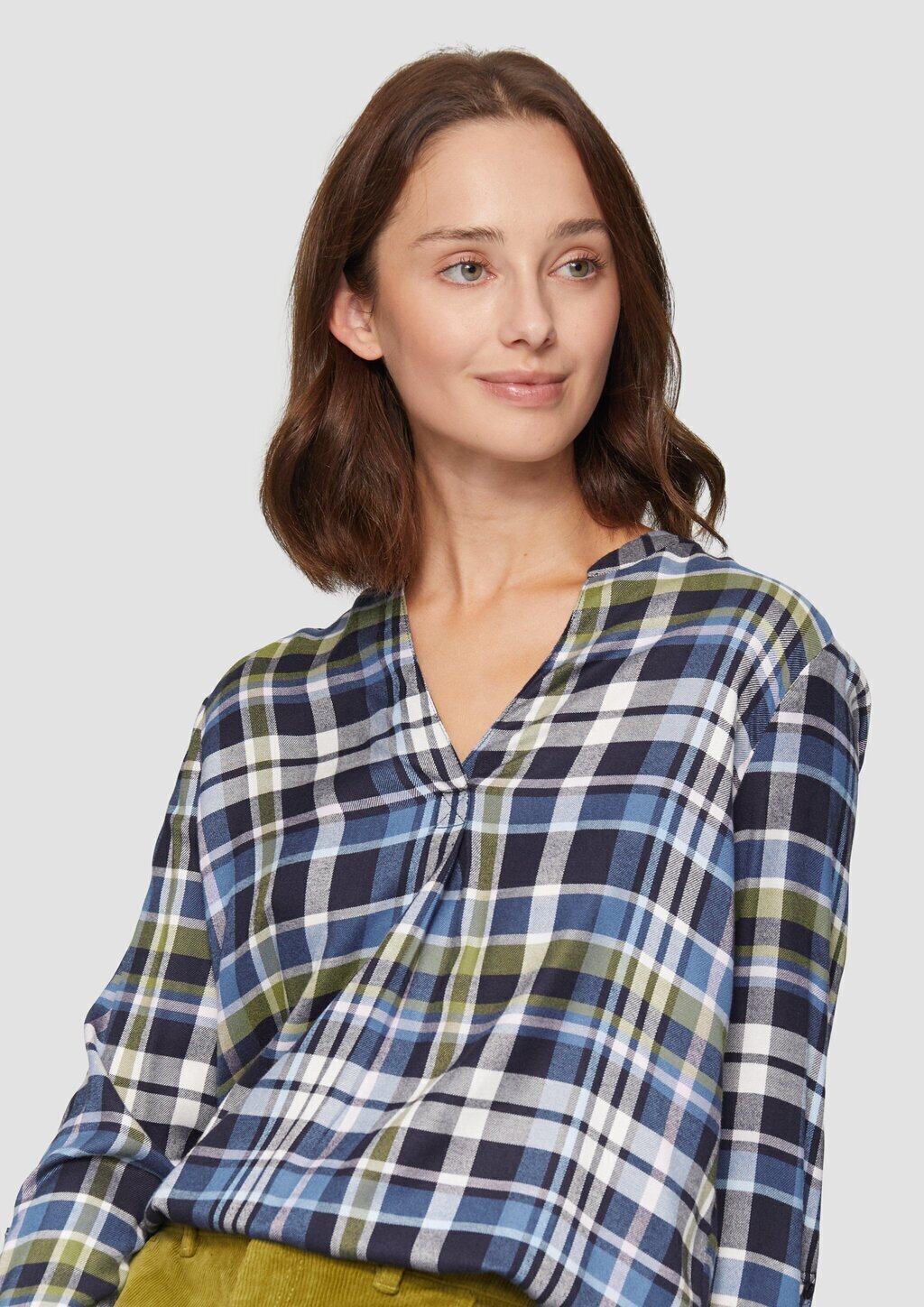 Karierte Bluse aus Viskosemix und Krempel-Detail