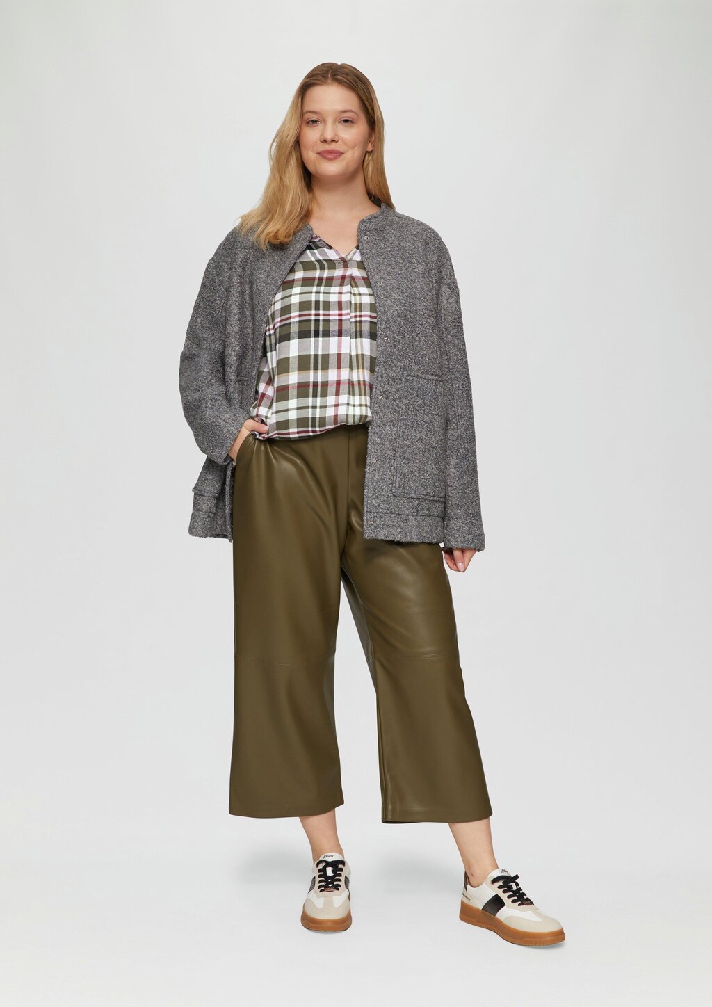 Karierte Bluse aus Viskosemix und Krempel-Detail