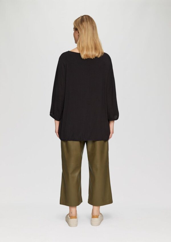 Strukturiertes T-Shirt im Fabricmix mit U-Boot-Ausschnitt