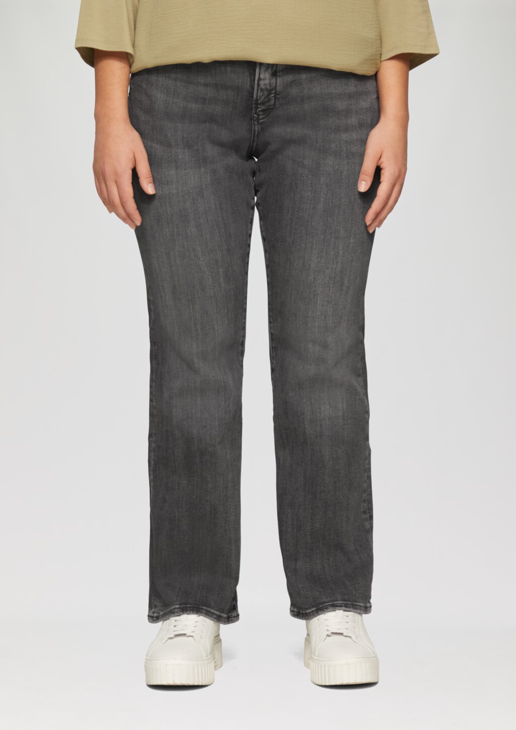 Jeans / Slim Fit / Mid Rise / Bootcut Leg