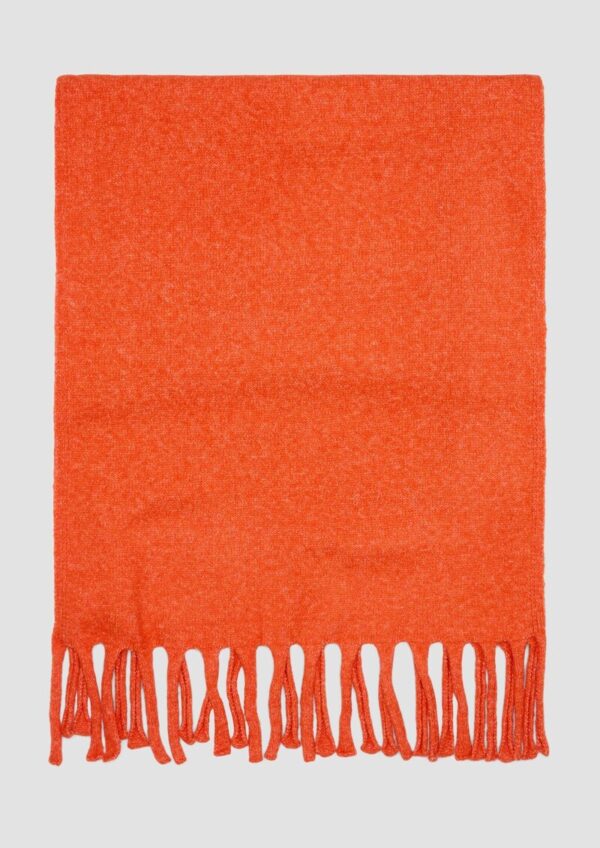 Gestrickter Schal mit Fransen