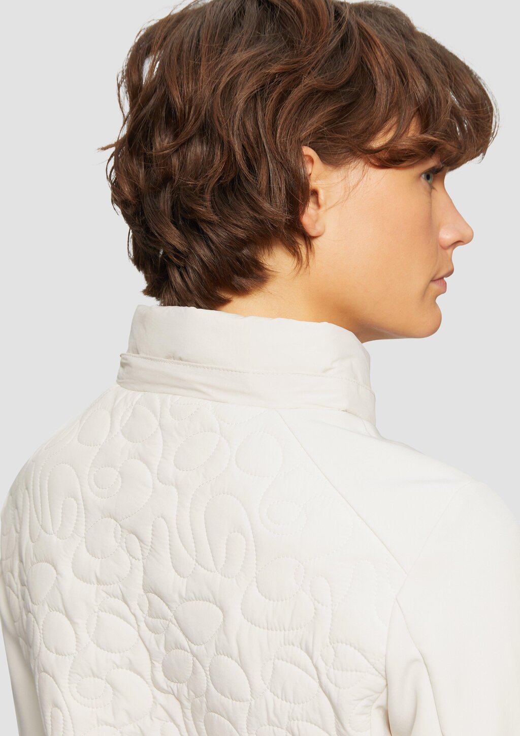 Materialmix-Jacke mit Steppmuster im Slim Fit