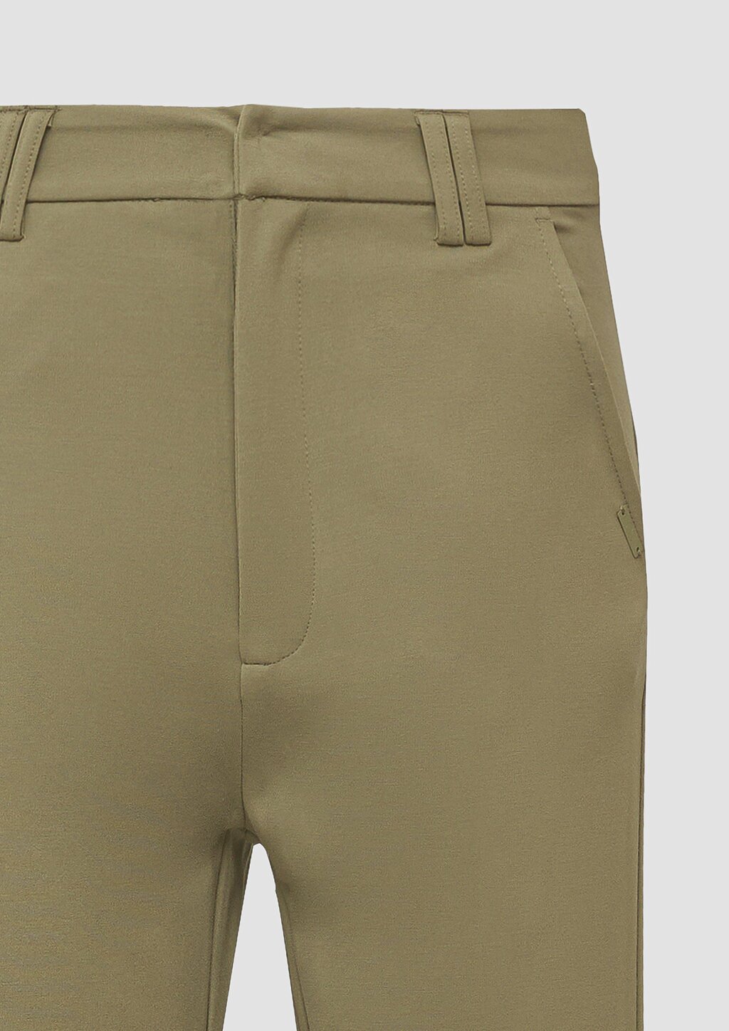 Elastische Hose aus Interlockjersey mit ausgestelltem Bein