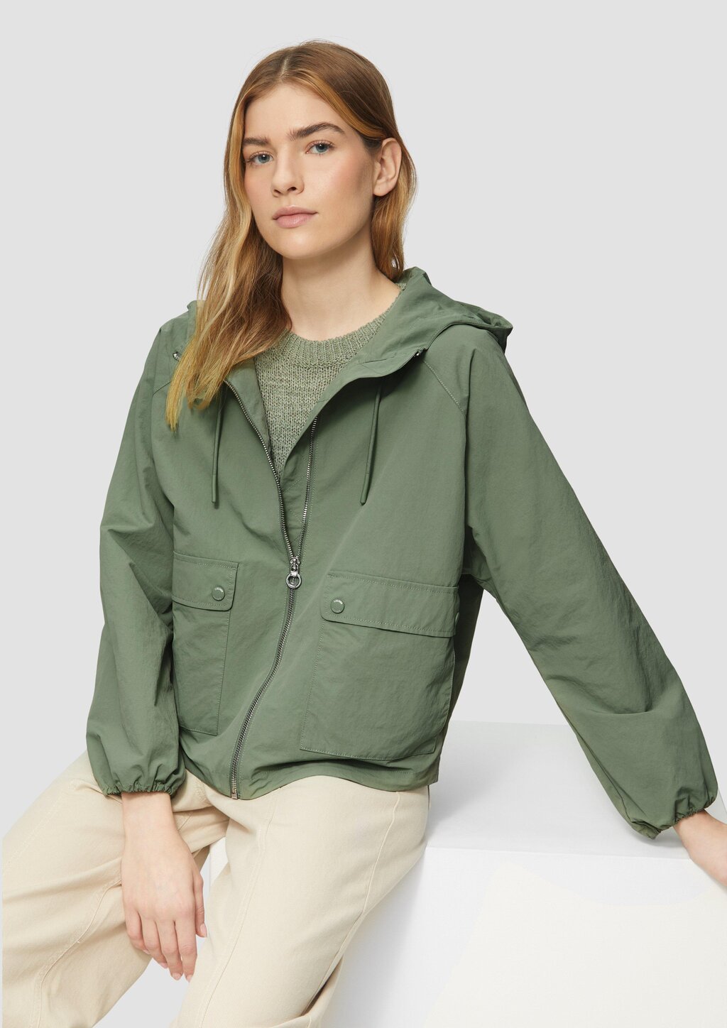 Leichte Outdoor-Jacke im Relaxed Fit mit Fledermausärmeln und Kapuze