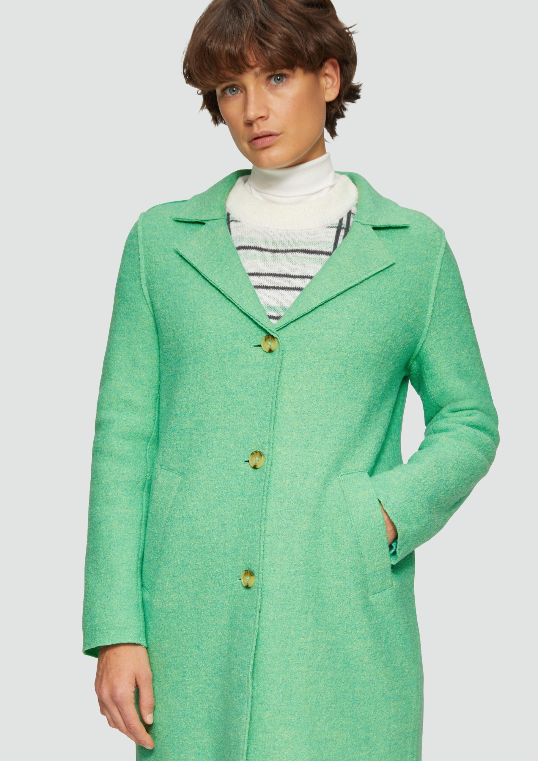 Ungefütterter Kurzmantel aus Wollmix mit offenen Kanten