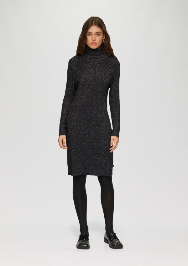 Schmal geschnittenes Rippstrickkleid mit Glitzereffekt
