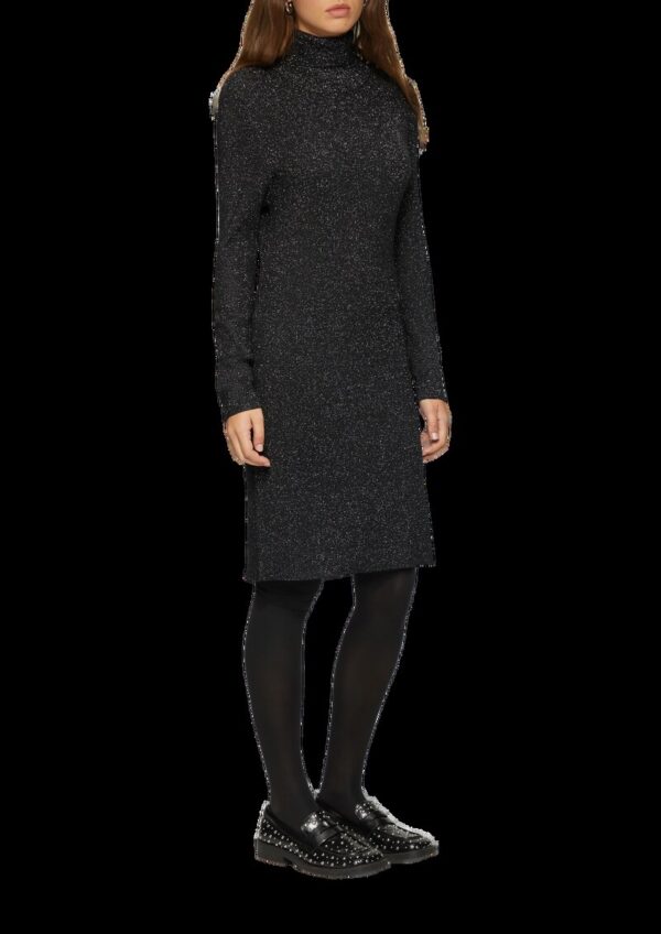 Schmal geschnittenes Rippstrickkleid mit Glitzereffekt