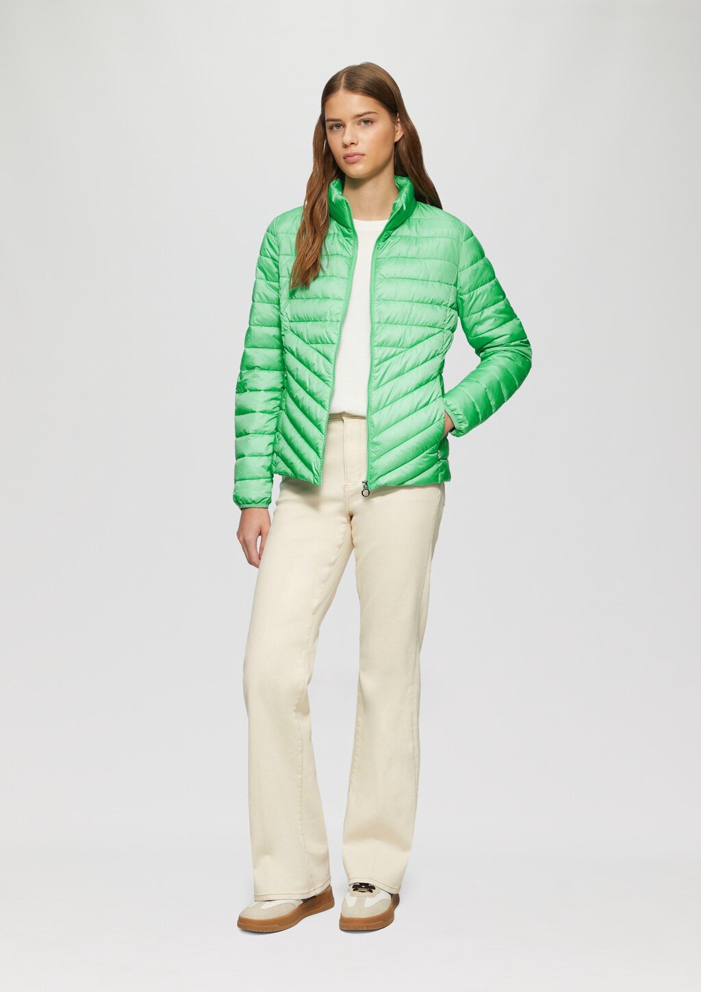 Leichte Steppjacke mit Stehkragen