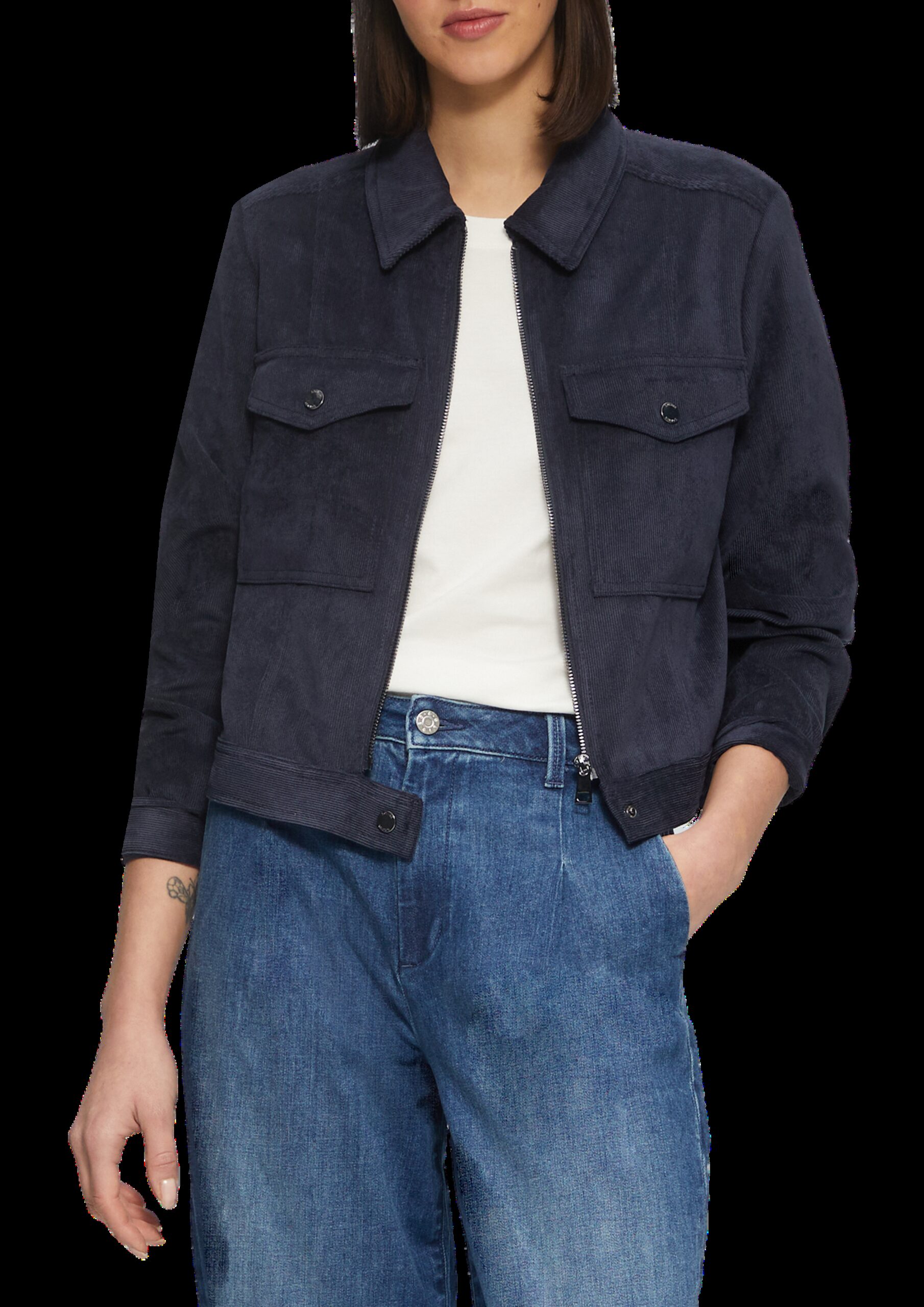 Kurze Feincordjacke mit aufgesetzten Taschen