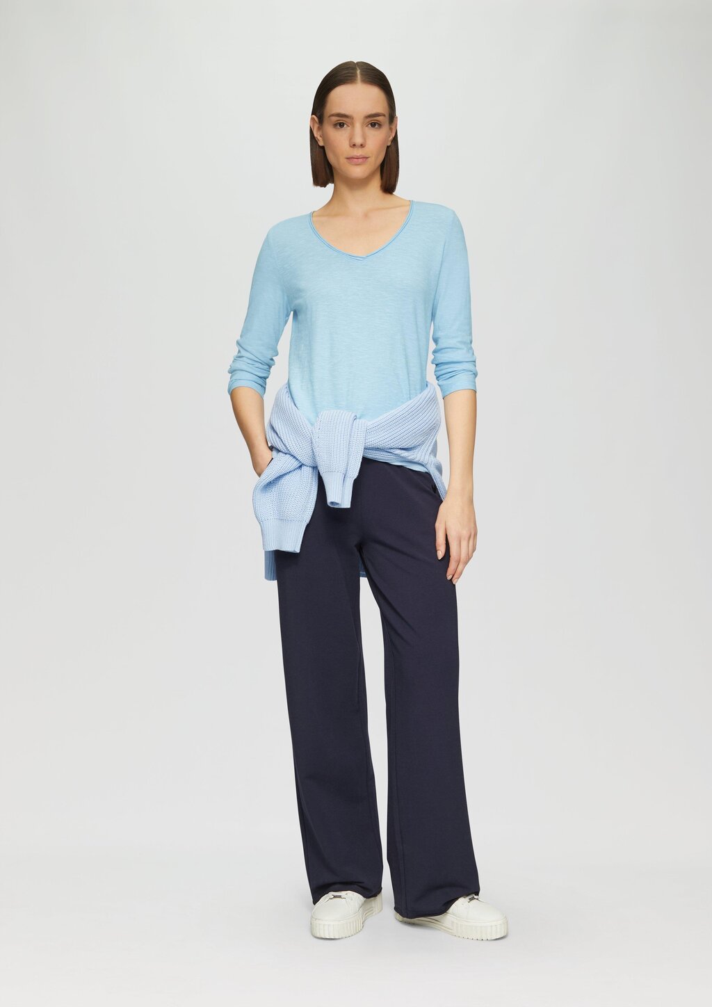 Langarmshirt aus Slub Yarn mit Rollkanten am Ausschnitt