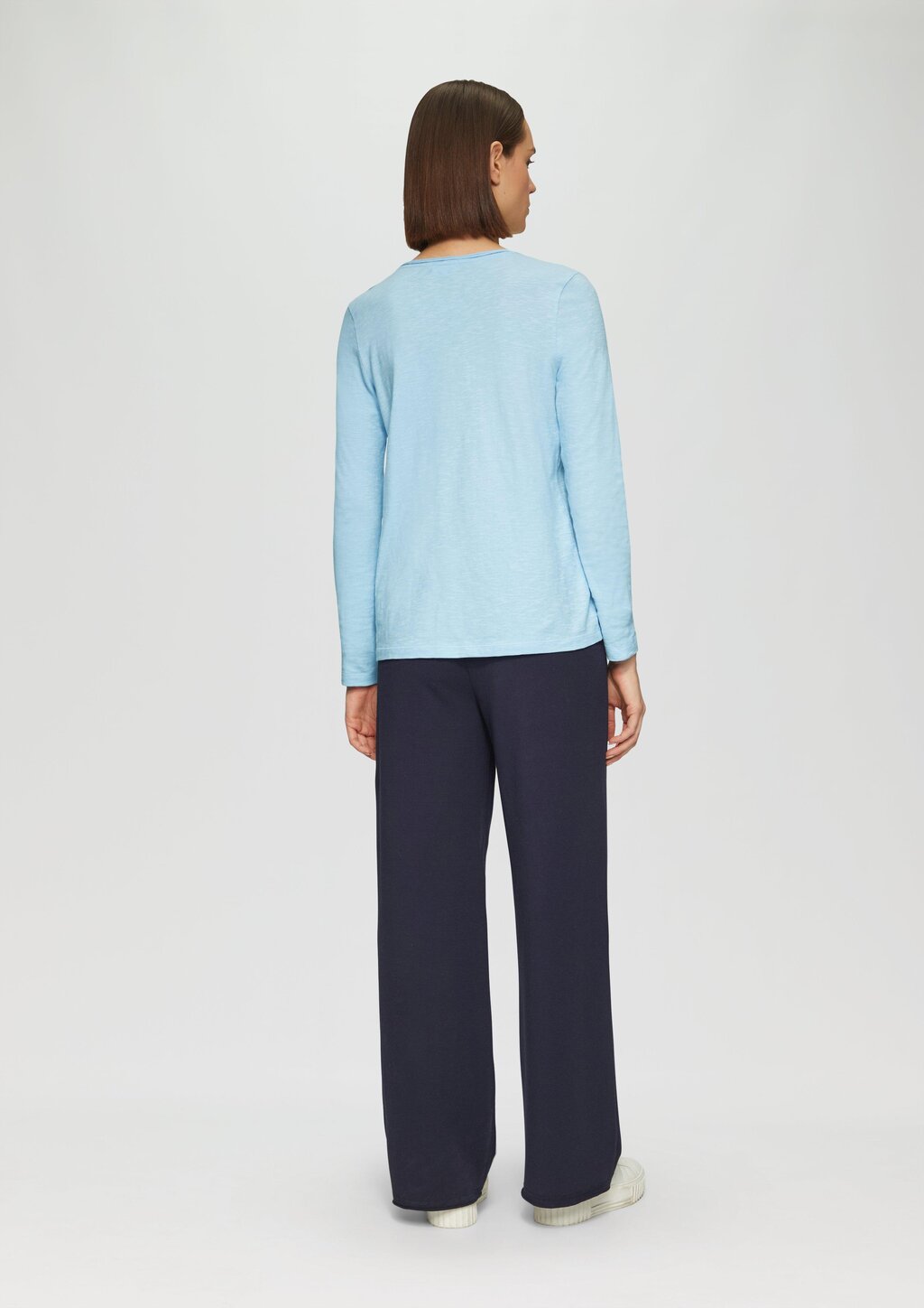 Langarmshirt aus Slub Yarn mit Rollkanten am Ausschnitt