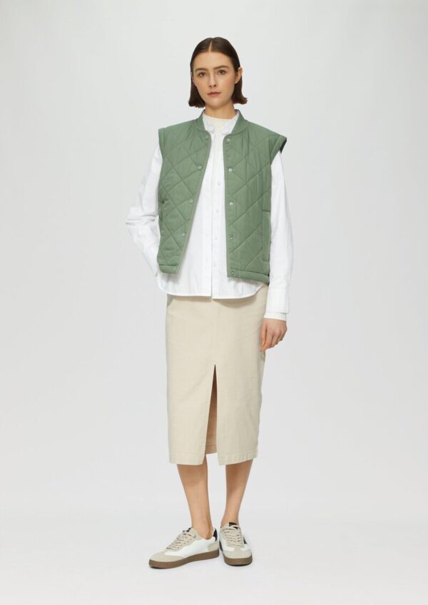 Steppweste mit Rautenmuster und Stehkragen