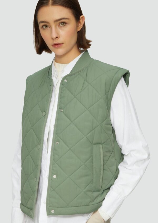 Steppweste mit Rautenmuster und Stehkragen