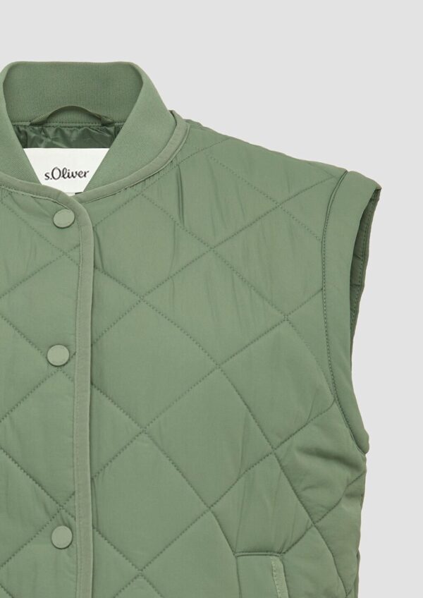 Steppweste mit Rautenmuster und Stehkragen