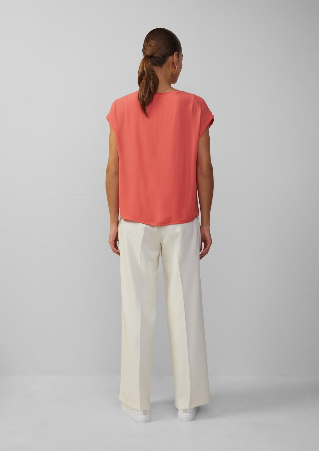 Chiffonshirt mit Double-Layer und überschnittener Schulter