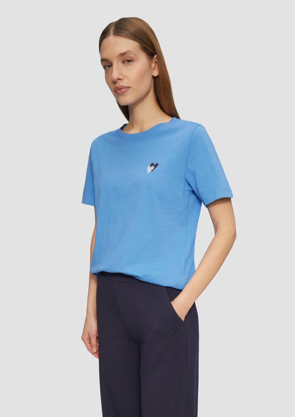 T-Shirt im Relaxed Fit mit Herz-Stickerei