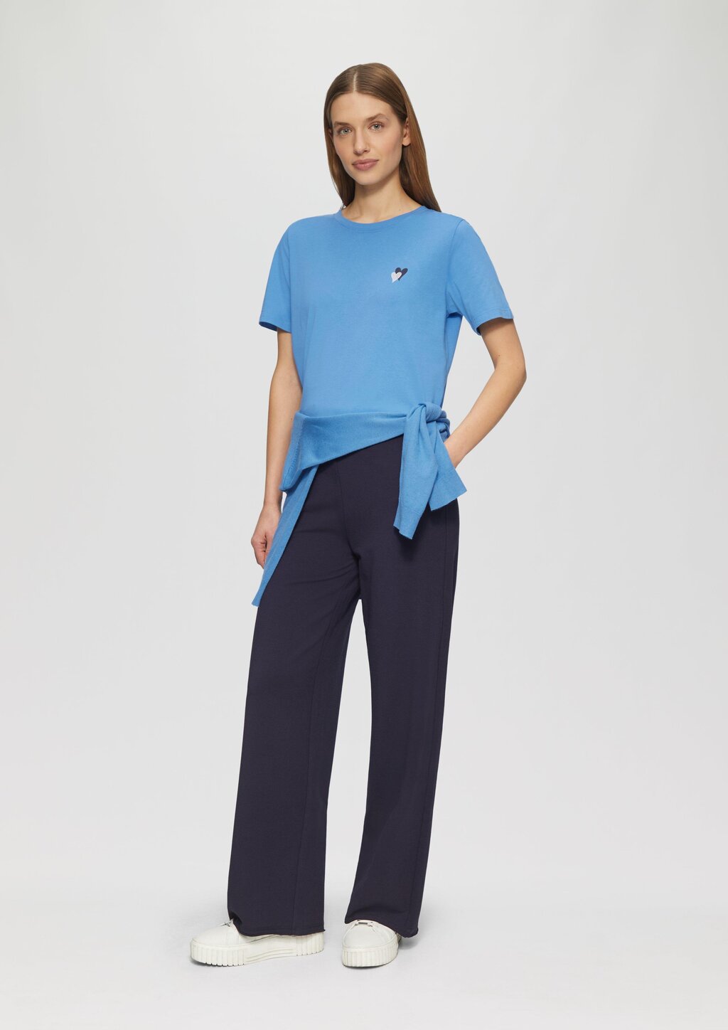 T-Shirt im Relaxed Fit mit Herz-Stickerei