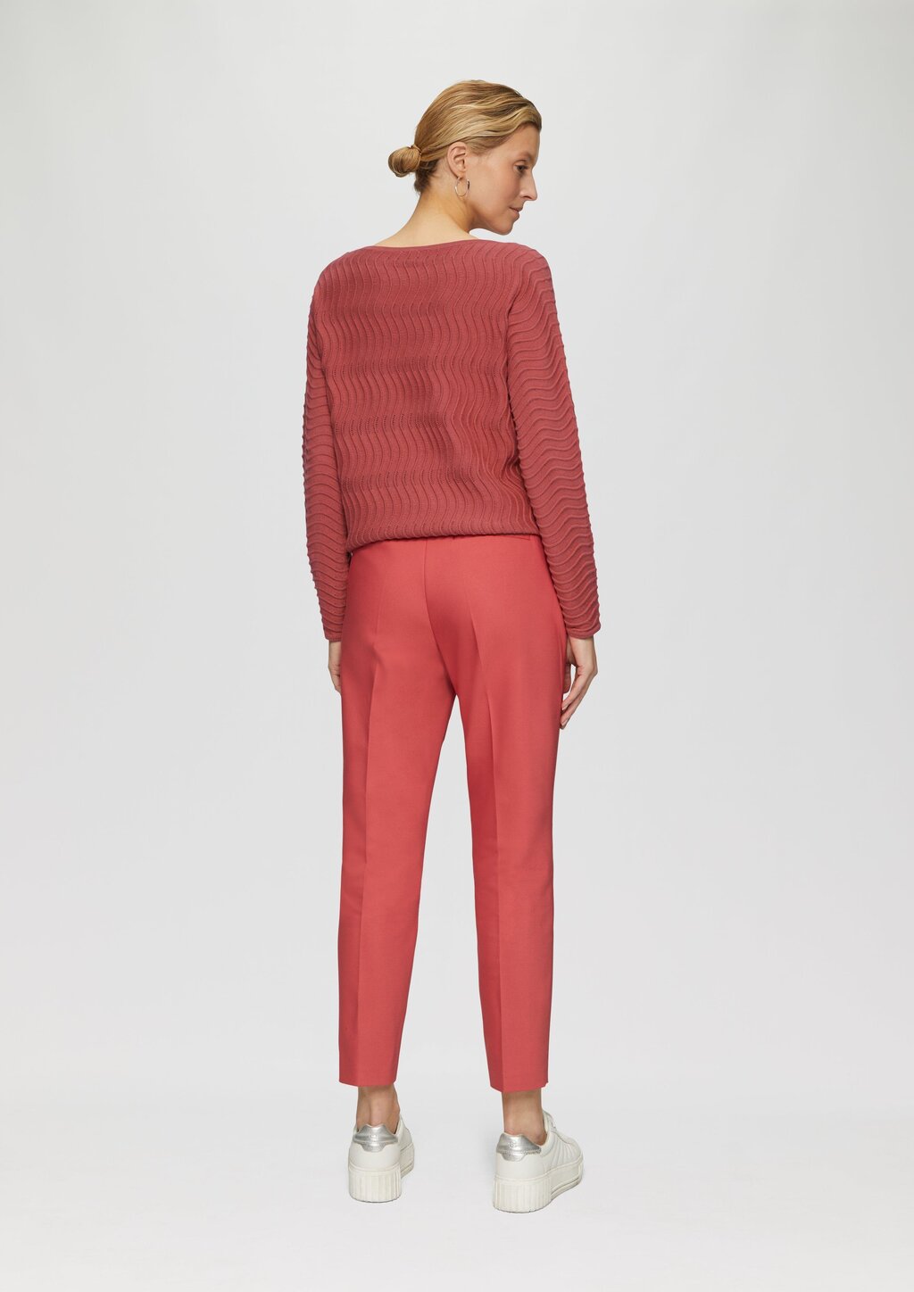 Feinstrickpullover mit Wellenstruktur