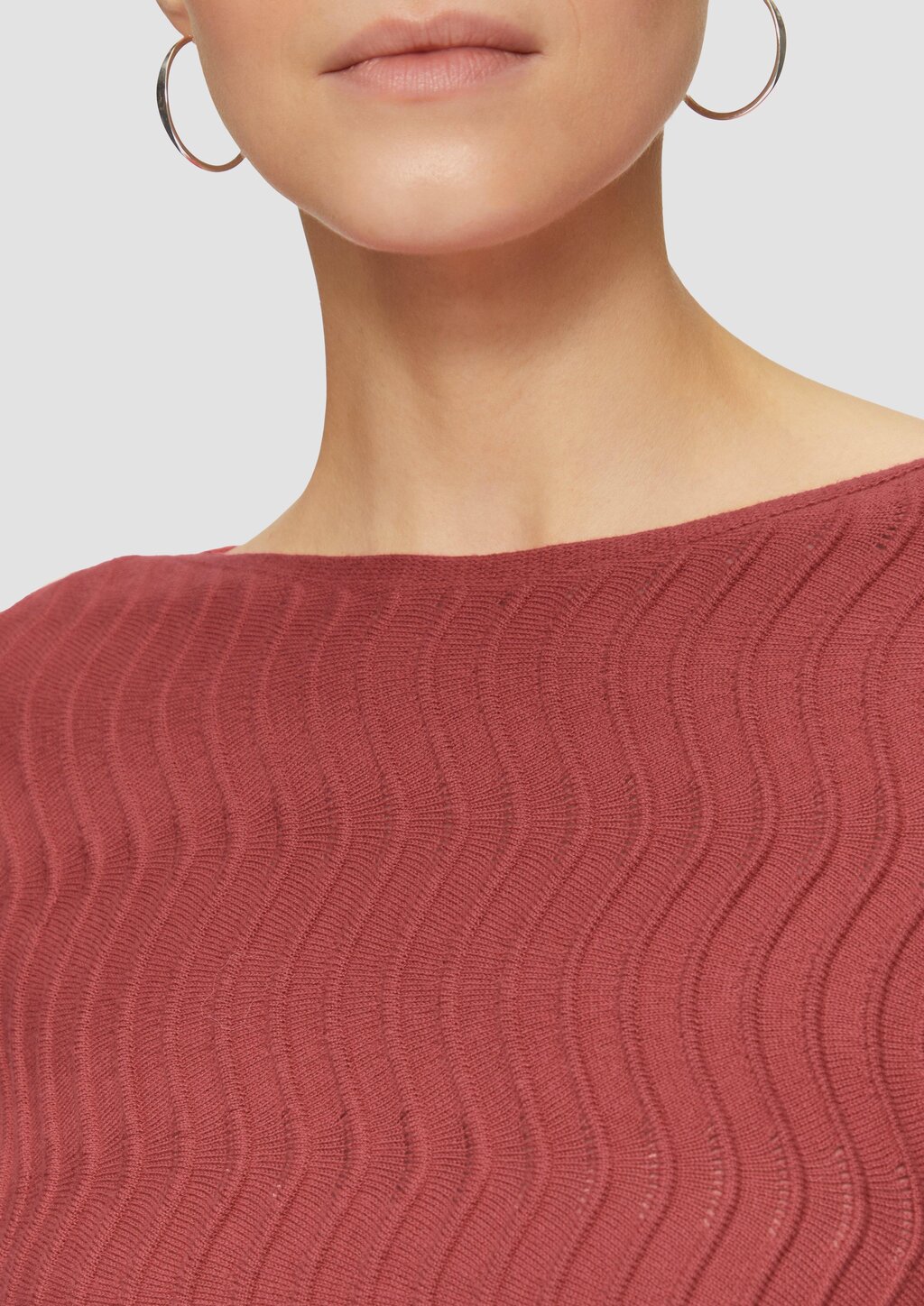 Feinstrickpullover mit Wellenstruktur