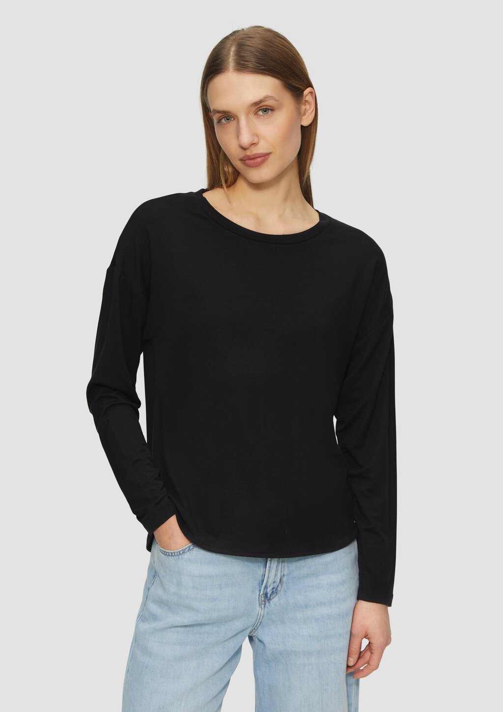 Longsleeve mit überschnittenen Schultern und abgerundetem Saum