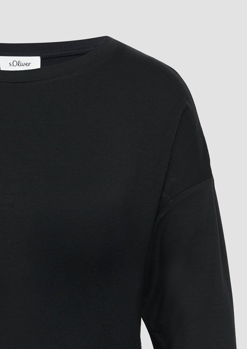 Longsleeve mit überschnittenen Schultern und abgerundetem Saum