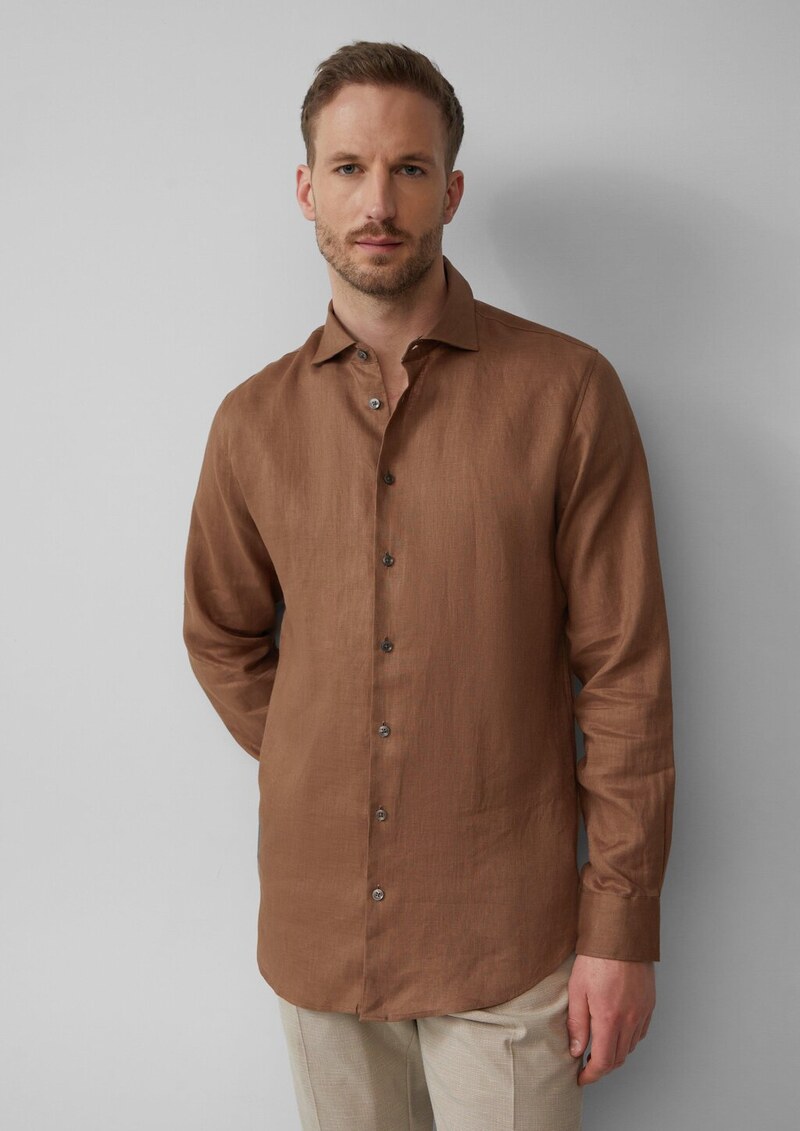 Tailored Fit: Langarmhemd aus Leinen mit elegantem Glanz