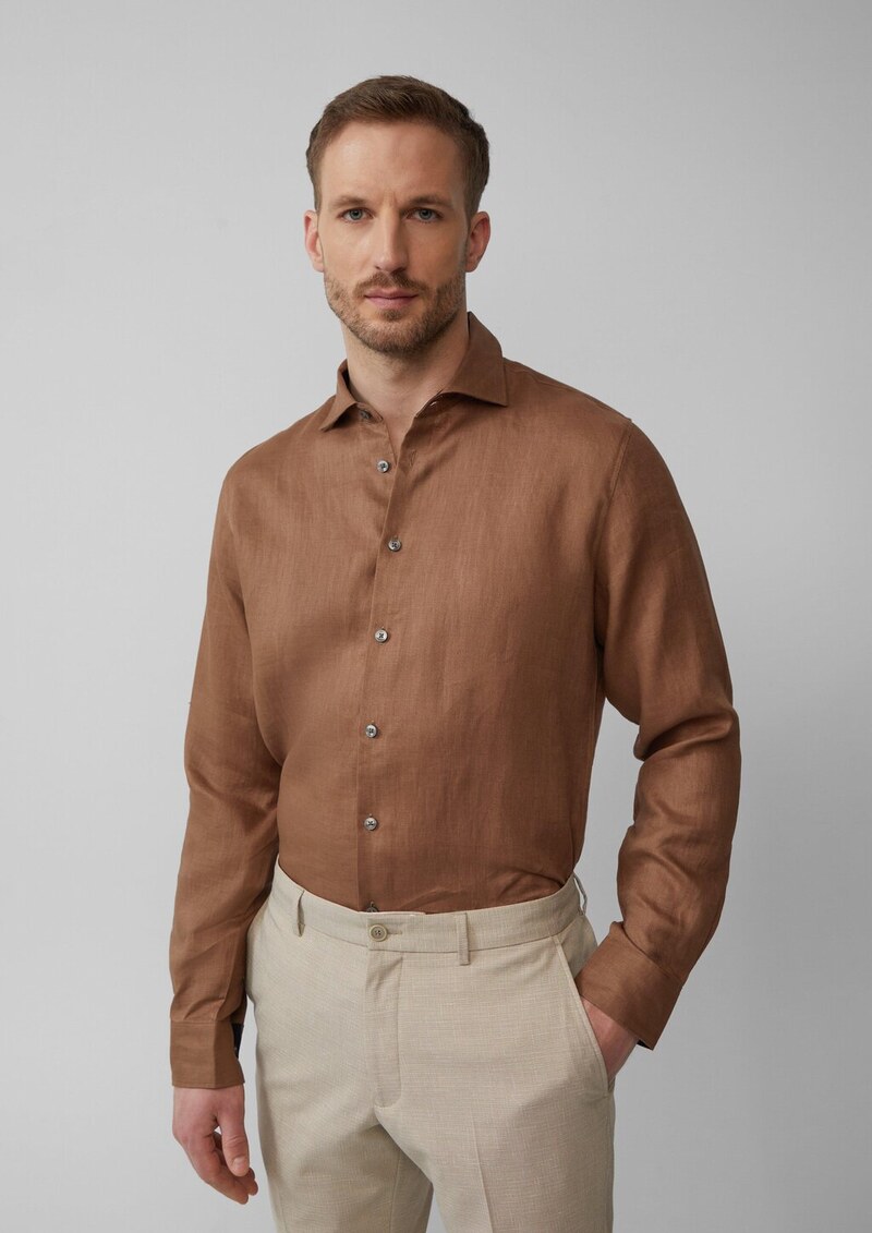 Tailored Fit: Langarmhemd aus Leinen mit elegantem Glanz