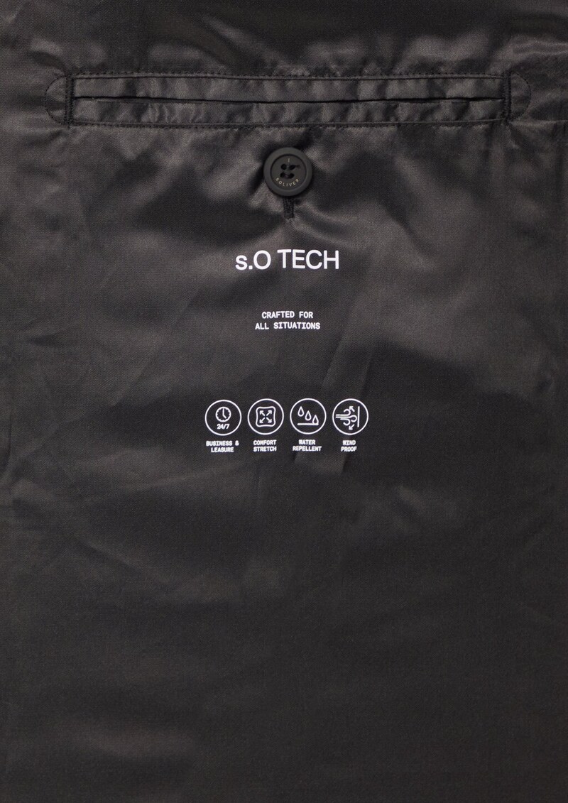 Elastischer Mantel mit wasserabweisender Funktion