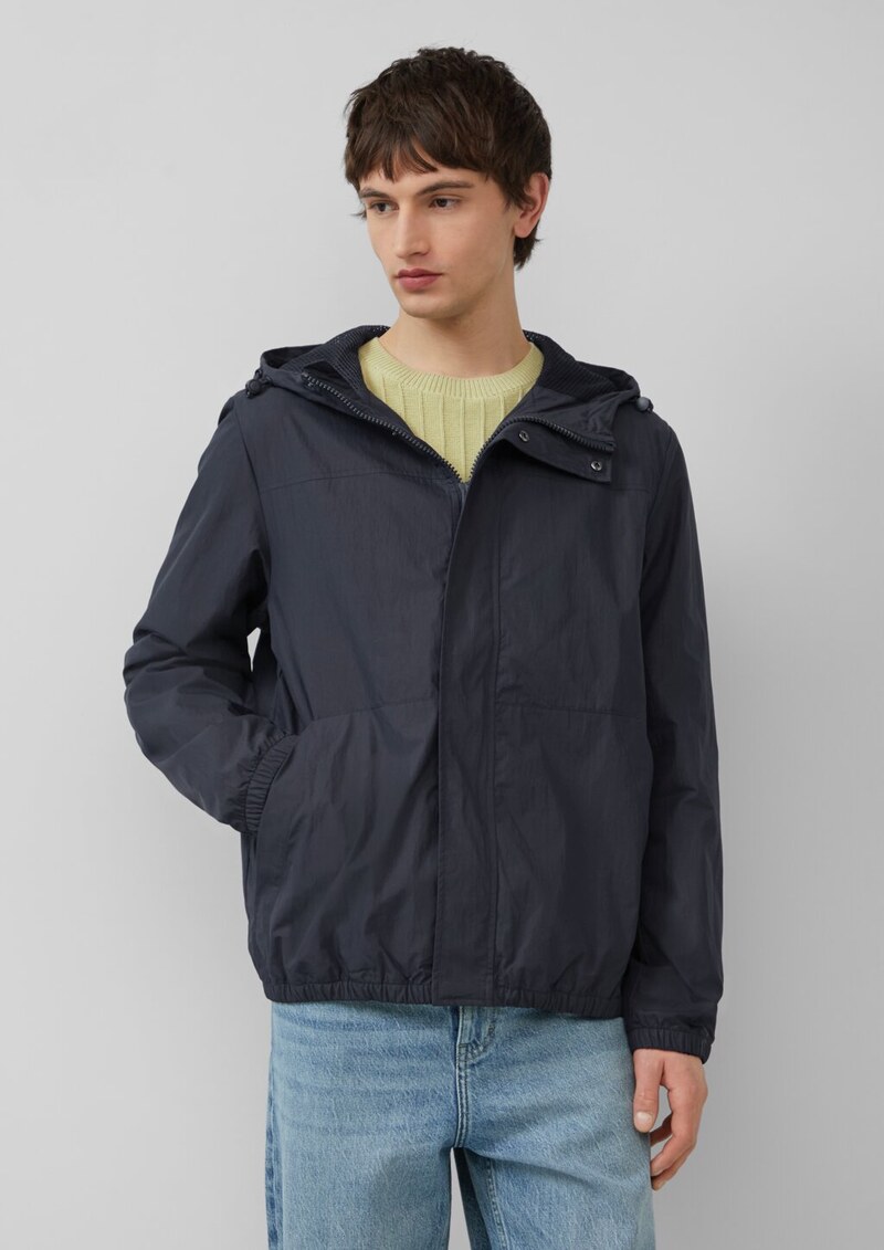 Packable Windbreaker mit Kapuze