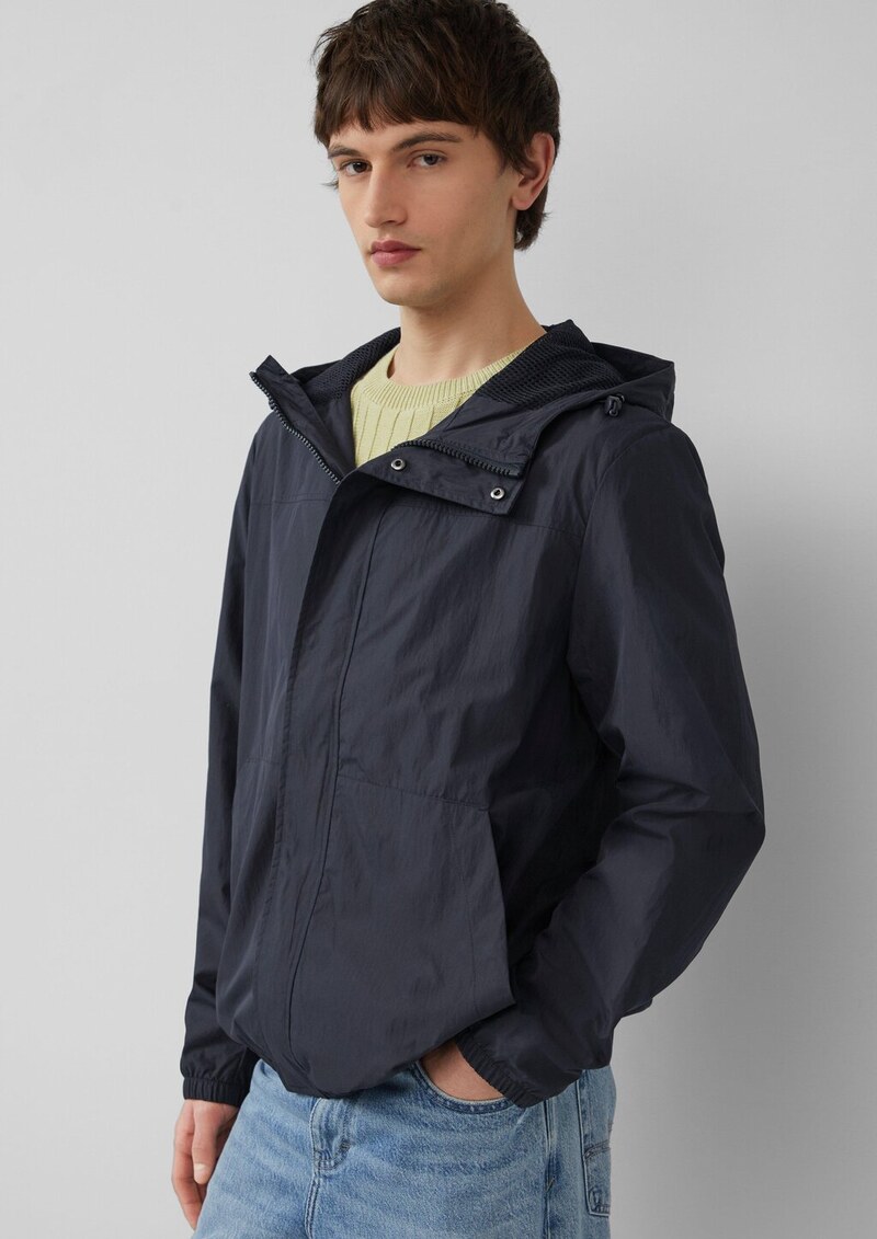 Packable Windbreaker mit Kapuze