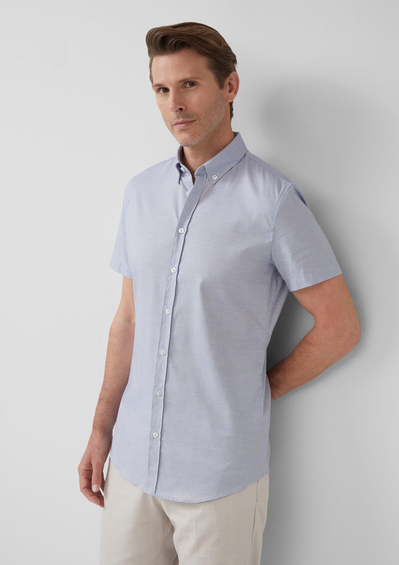 Tailored Fit: Baumwollhemd mit Fischgrätmuster