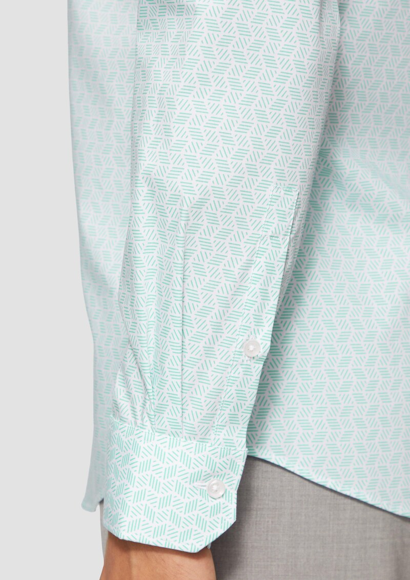 Tailored Fit: Elastisches Baumwollhemd mit All-over-Print