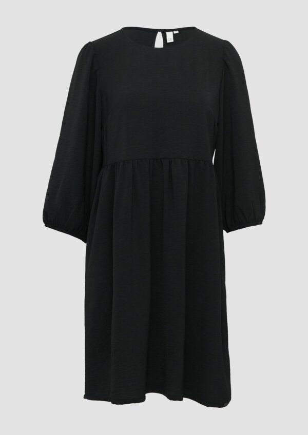 Kurzes Kleid mit Puffärmel