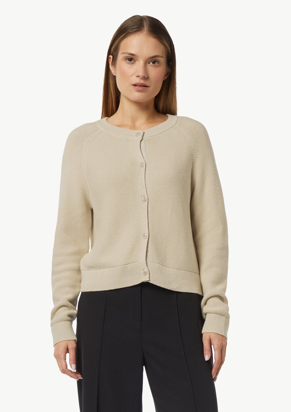 Kurze Strickjacke mit Raglanärmeln