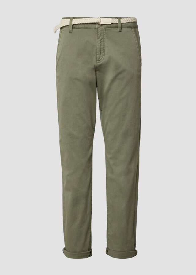 Chino mit geflochtenem Gürtel und Garment Dye