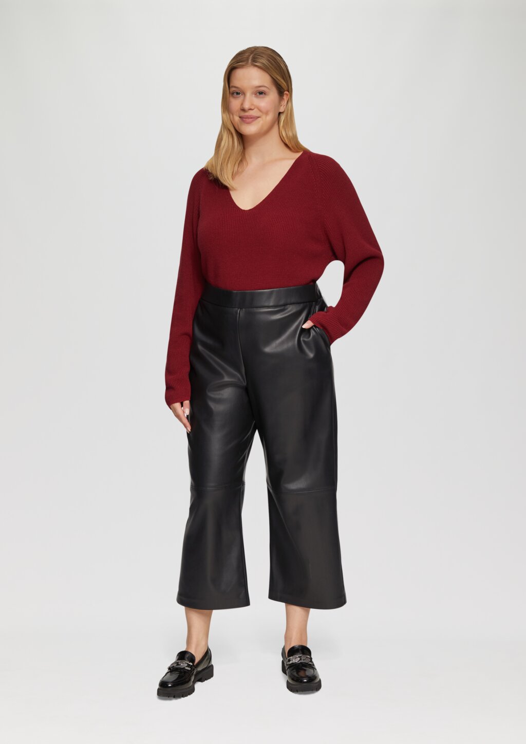 Culotte aus Lederimitat mit Nahtdetails