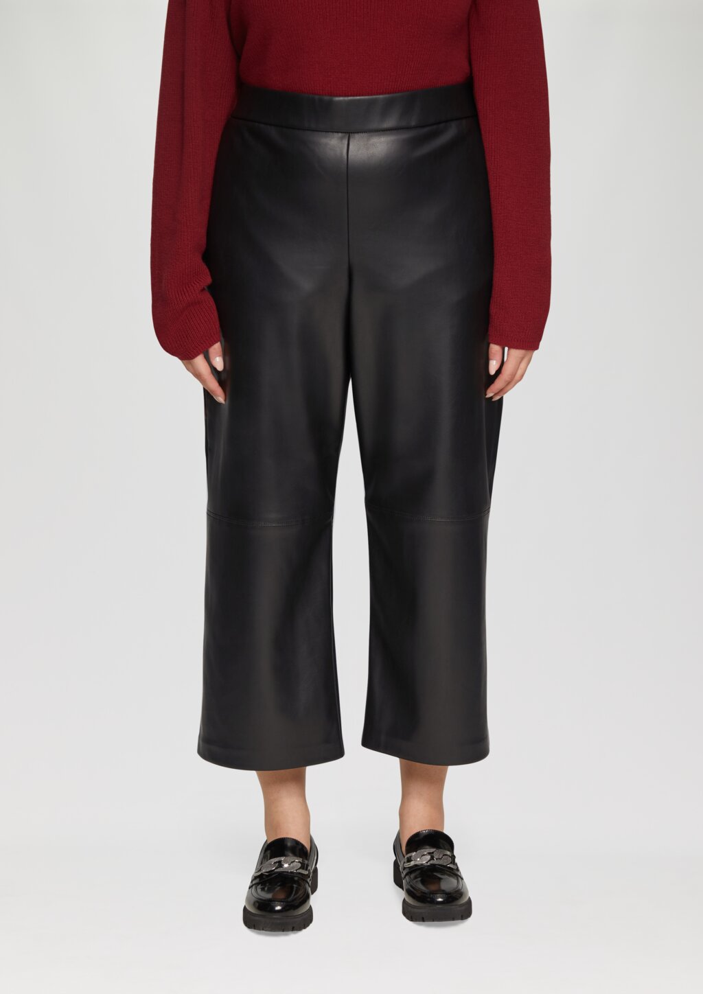 Culotte aus Lederimitat mit Nahtdetails