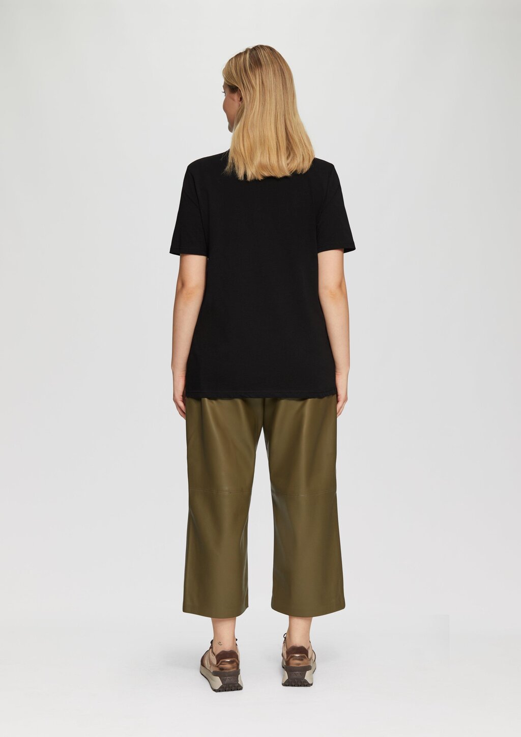 T-Shirt mit Stickerei-Artwork