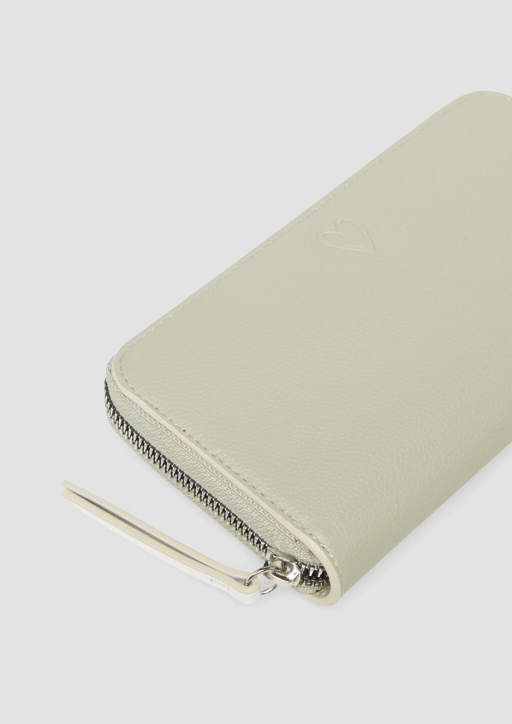 Portemonnaie aus Lederimitat mit Herz-Prägung